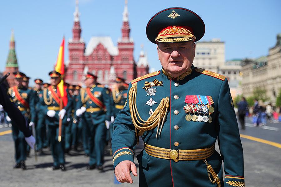 Павел Попов на Красной площади во время военного парада, посвященного 73-й годовщине Победы в Великой Отечественной войне, 2018 год