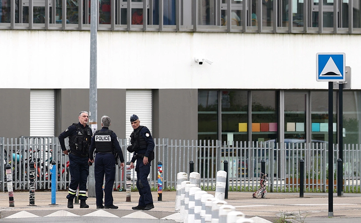 Stephane Mahe / Reuters