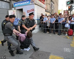 Лидеры оппозиции были задержаны сразу после появления на митинге в Москве