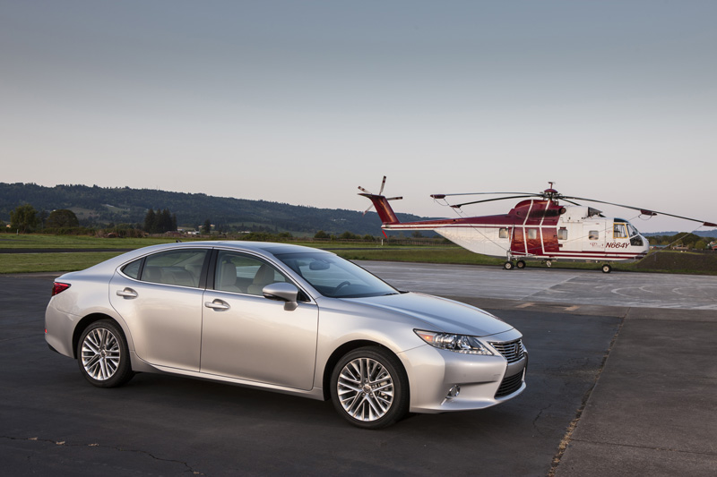 Lexus объявляет цены и комплектации нового ES