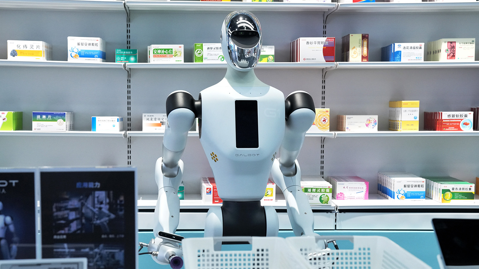 Первый в мире 4S-магазин для роботов с искусственным интеллектом