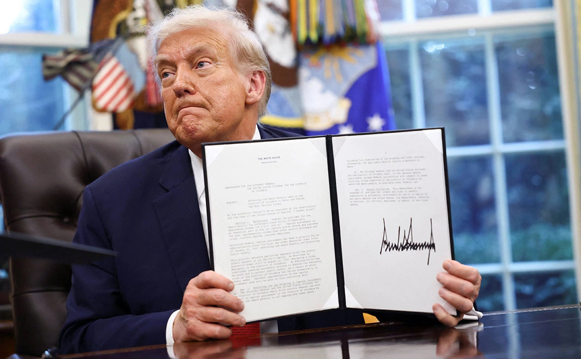 Kevin Lamarque / Reuters