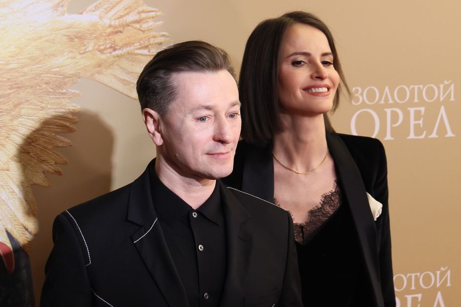 Актер Сергей Безруков, получивший премию за &laquo;Лучшую мужскую роль&raquo; в фильме &laquo;Август&raquo;, и режиссер Анна Матисон. Последняя сняла сериал &laquo;Плевако&raquo;, удостоенный награды как лучший сериал онлайн-платформ.