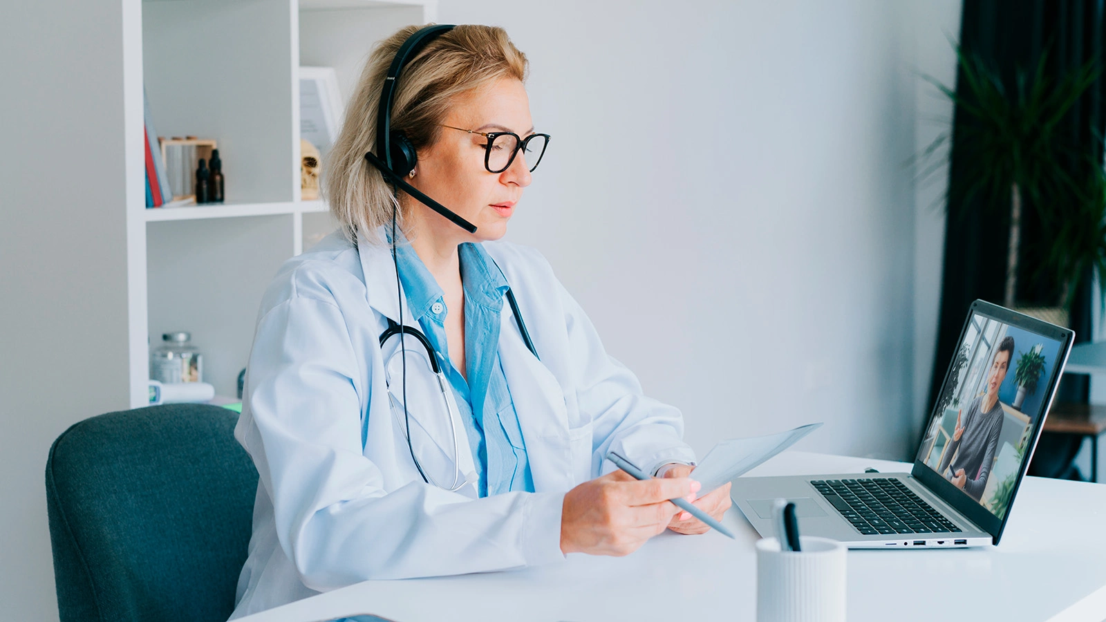 Почти 50% россиян не доверяют телемедицине. В чем причина