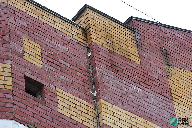 Исполком Казани договорился с ГЖФ о ремонте растрескавшихся соципотечных домов