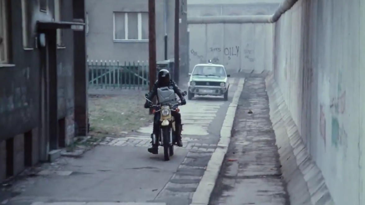 Кадр из фильма &laquo;B-Movie: Шум и ярость в Западном Берлине&raquo;