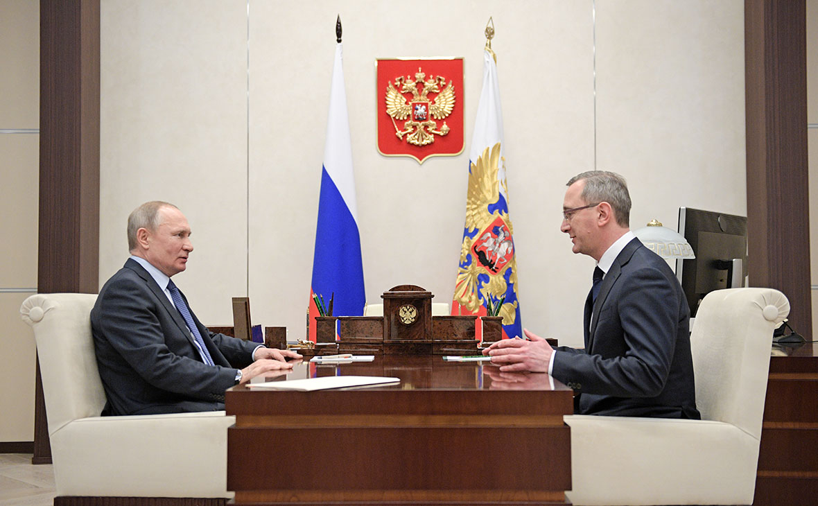 Владимир Путин и Владислав Шапша во время встречи в Ново-Огарево