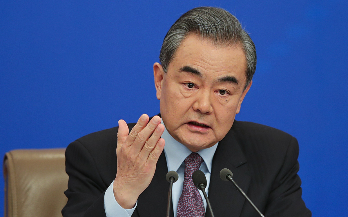 Глава МИД Китая поспорил с США фразой «демократия — это не Coca-Cola»