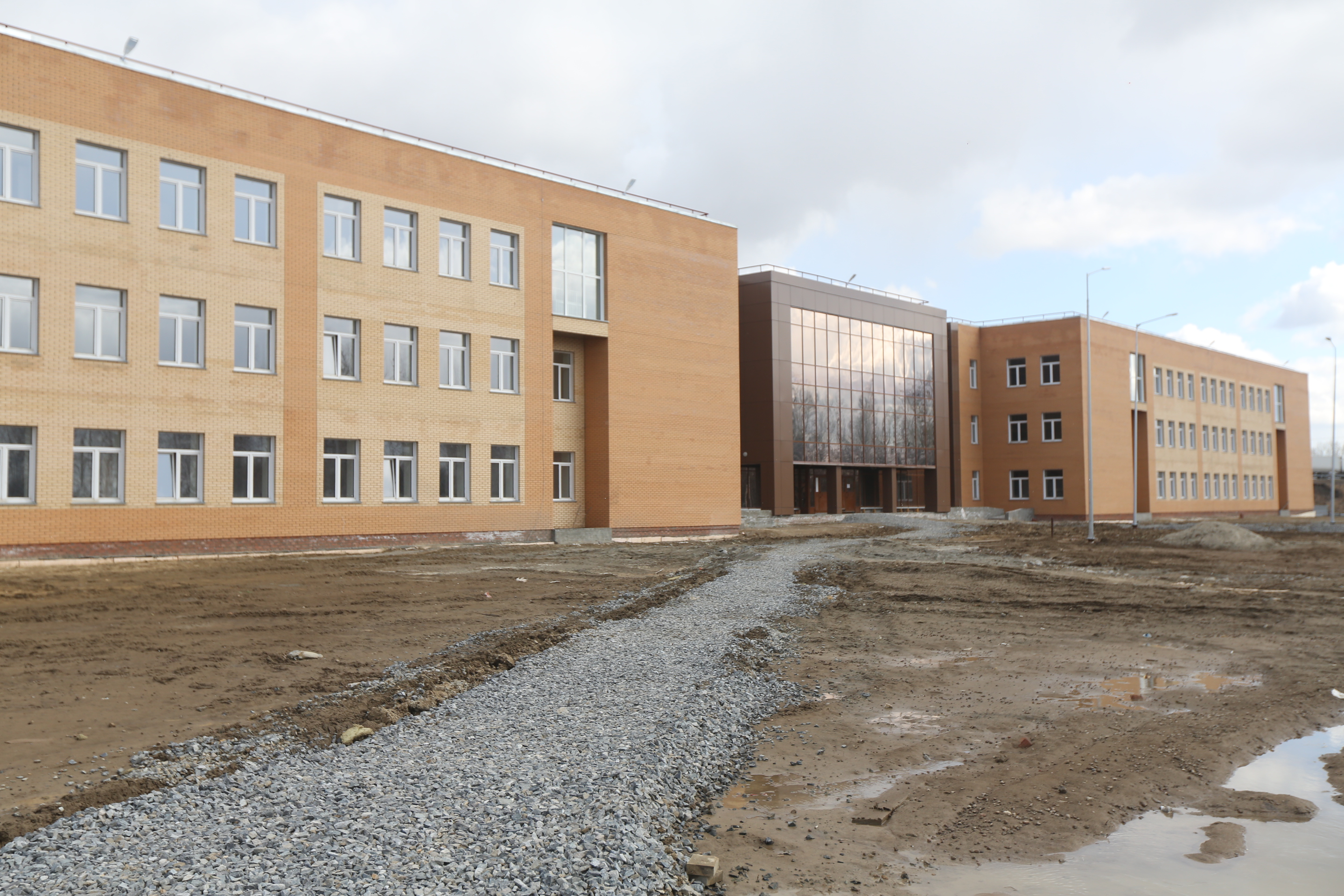 Новое здание для второй школы в городе Обь
