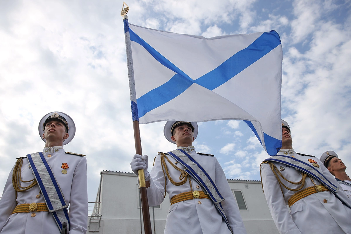 Ежегодно российские военные моряки отмечают 11 декабря как День Андреевского флага