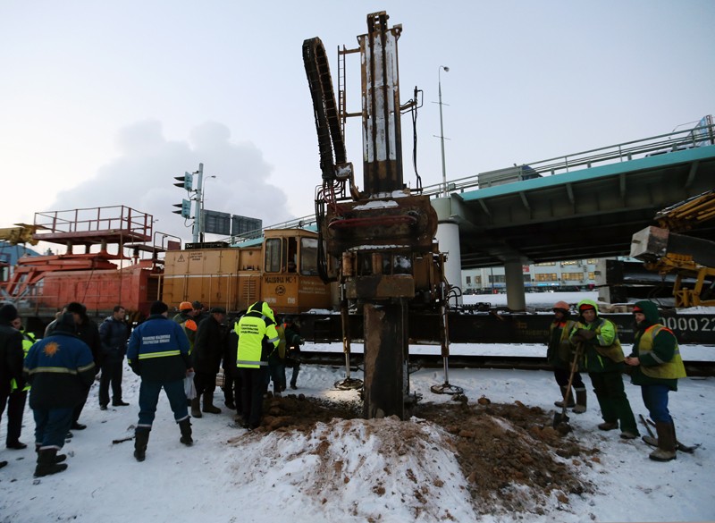 Свая пробила тоннель между станциями московского метро