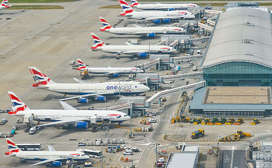 Самолеты авиакомпании&nbsp;British Airways&nbsp;​в аэропорту&nbsp;Хитроу


