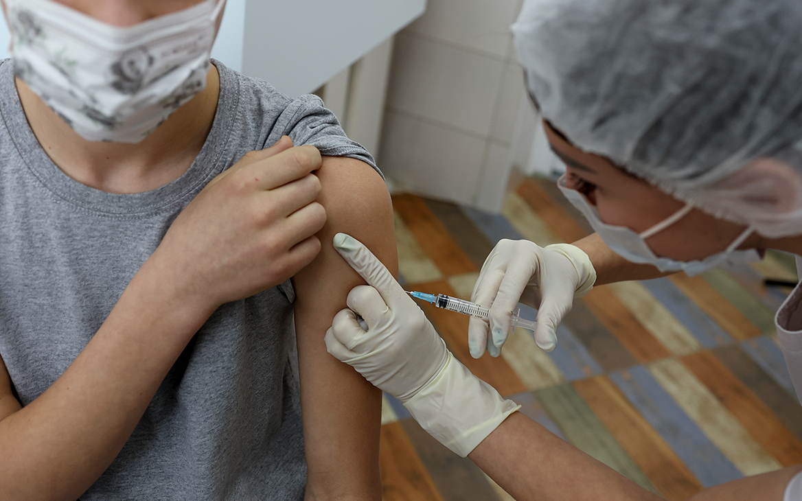 Вакцинация подростков от коронавируса: что нужно знать