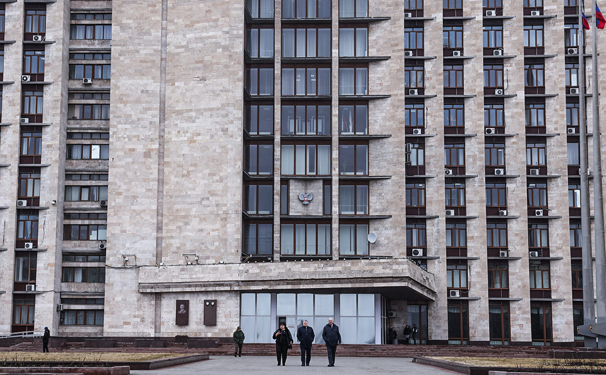 Вид на Дом правительства ДНР