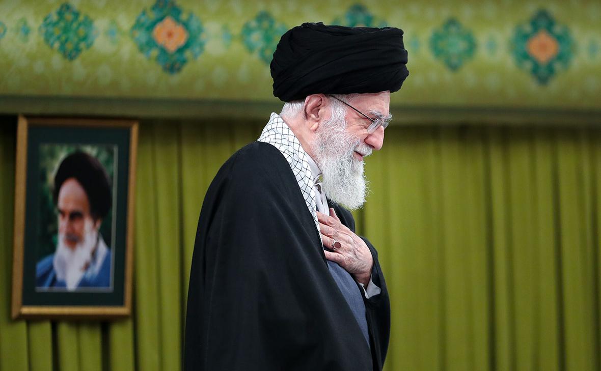 Хаменеи призвал иранцев не волноваться во избежание сбоев в стране