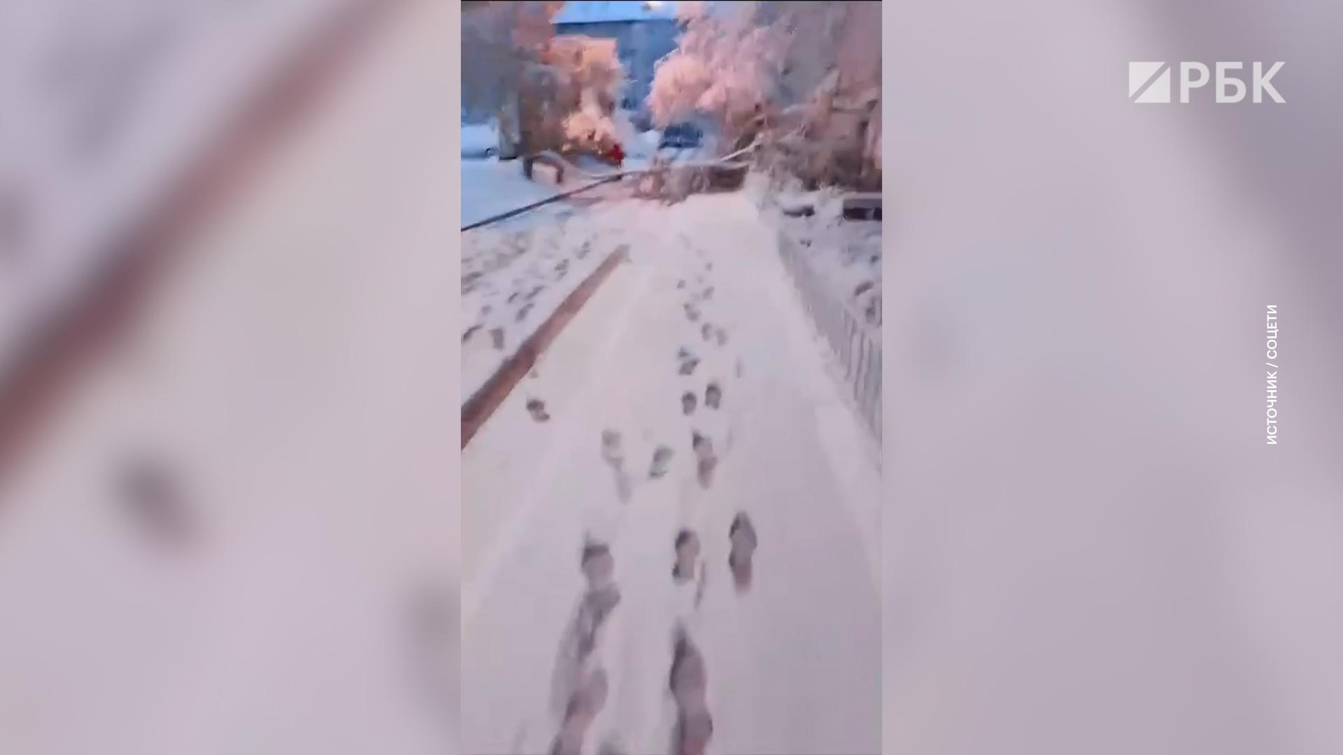 Снегопад привел к отключению света в районах в Иркутской области