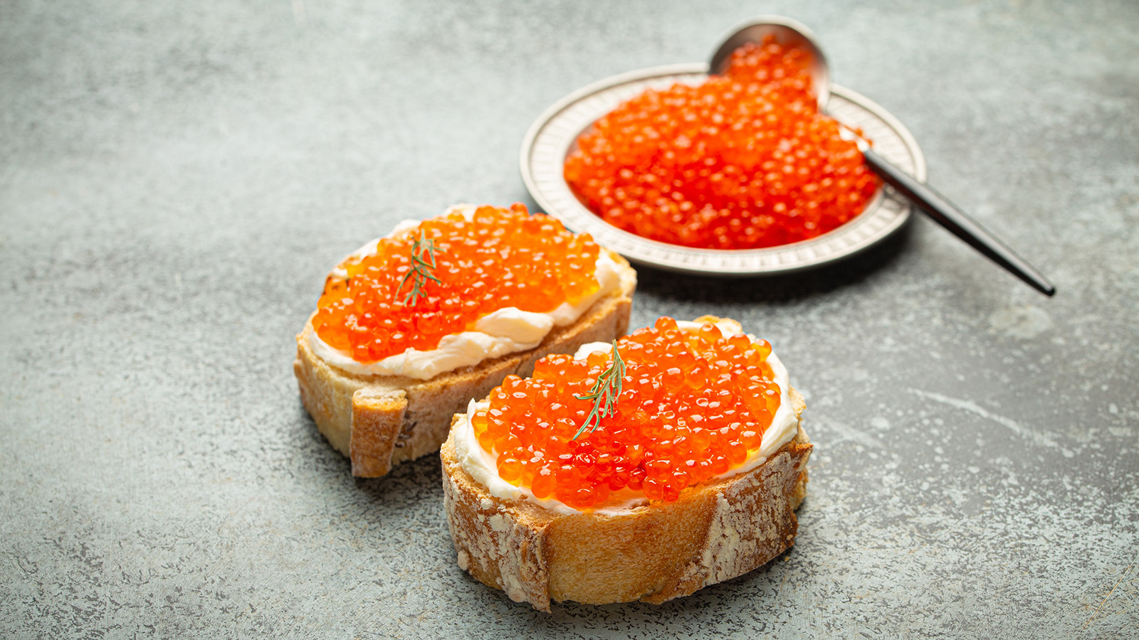 В России упала в цене красная икра