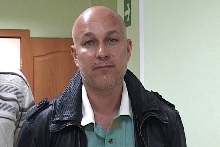 Захватчик банка Александр Вдовин после нескольких часов переговоров сдался полиции.