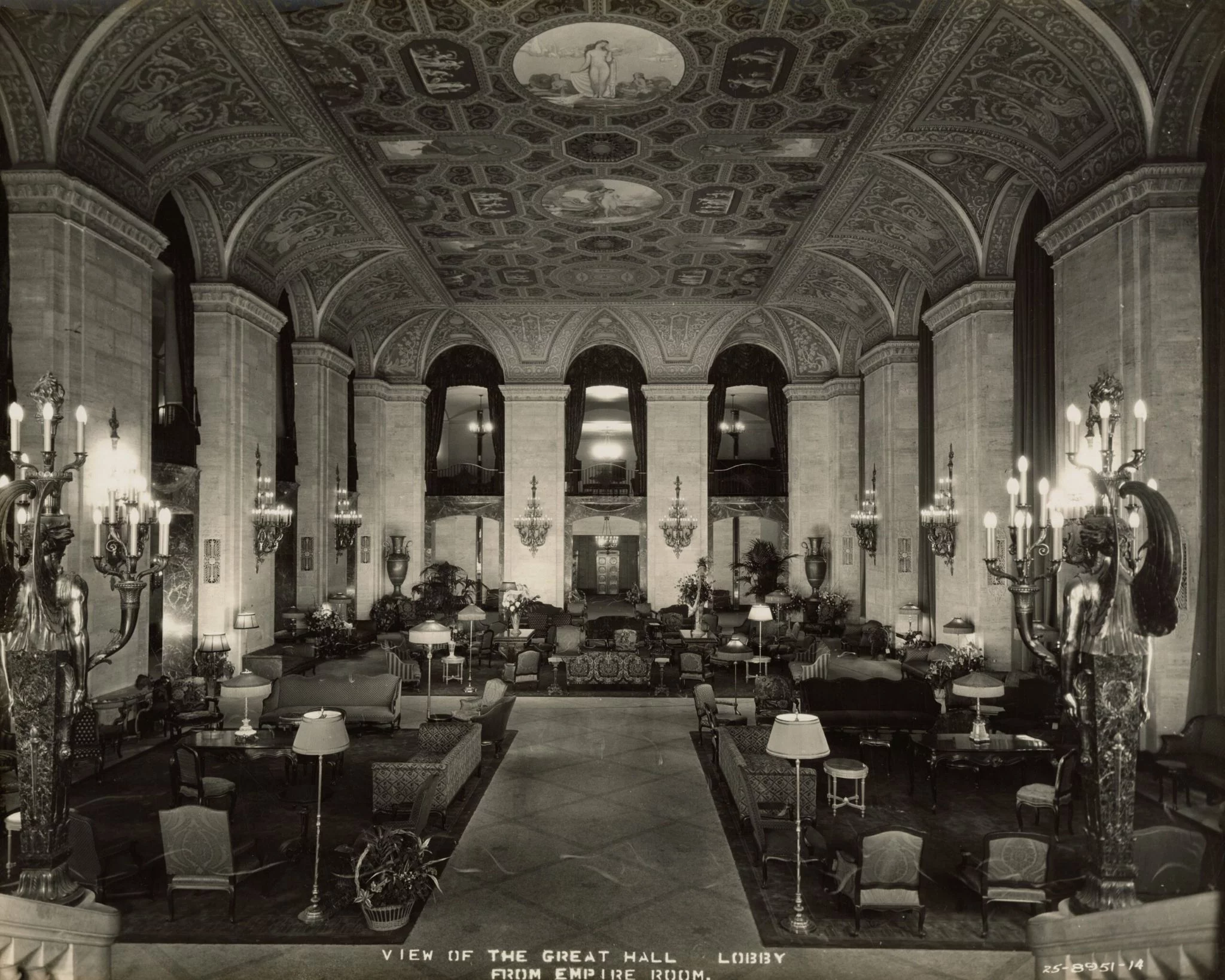 Вестибюль отеля Palmer House. Фото: Chicago History Museum
