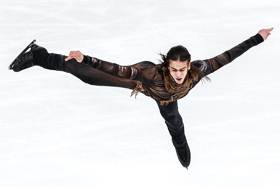 Петр Гуменник во время выступления, 2025 год