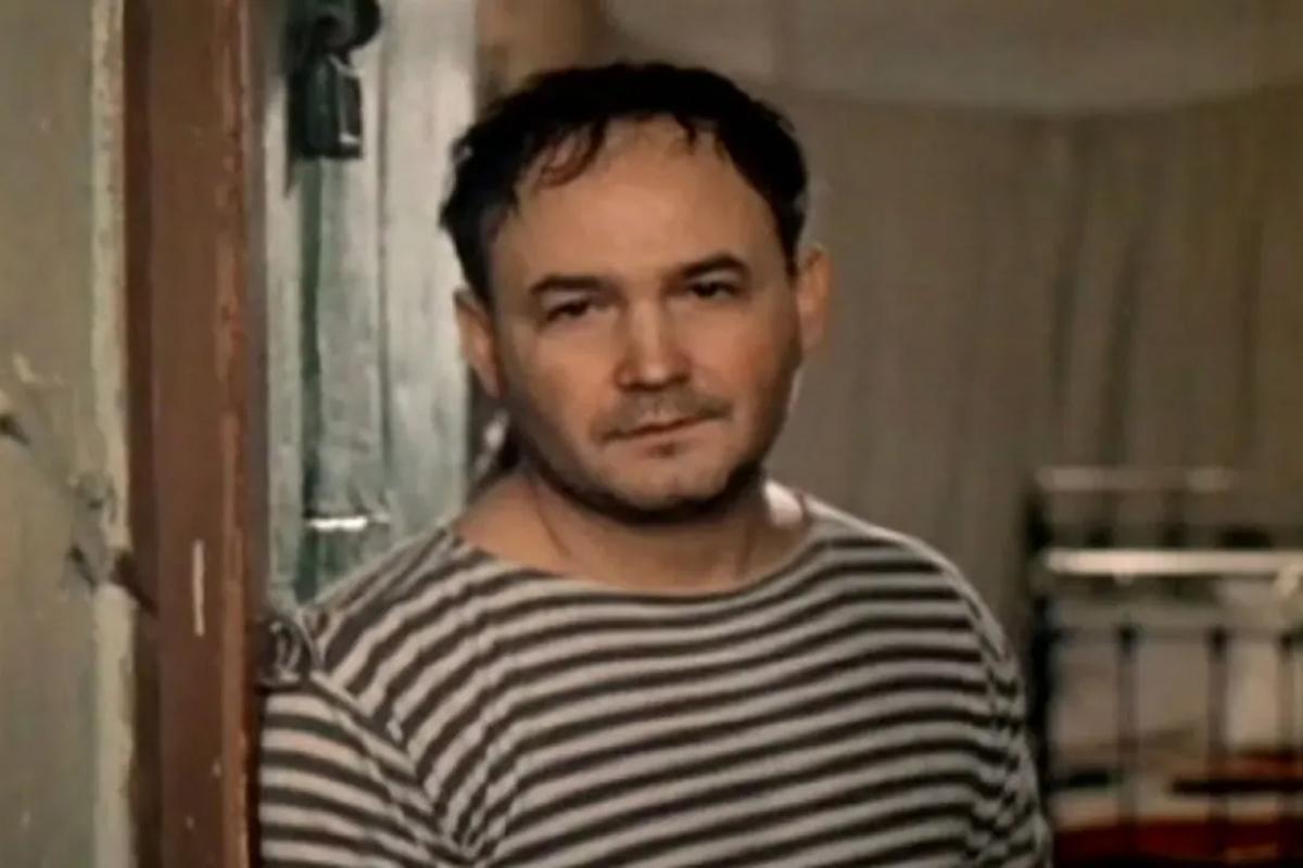 Кадр из фильма «Военно-полевой роман» (1983)