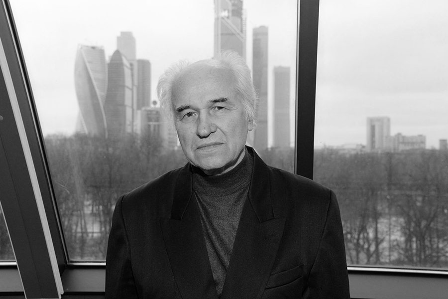 Композитор Евгений Дога создал более 200 произведений. Он писал музыку для советских фильмов (&laquo;Табор уходит в небо&raquo;, &laquo;Лаутары&raquo;), его песни исполняли главные звезды эстрады: София Ротару, Алла Пугачева, Иосиф Кобзон, Эдита Пьеха и Лариса Долина. Его вальс из фильма &laquo;Мой ласковый и нежный зверь&raquo; не просто саундтрек&nbsp;&mdash; он звучал на открытиях Олимпиад в Москве (1980) и Сочи (2014) и стал в России частью свадебной церемонии.

Композитор умер 3 июня в возрасте 88 лет.