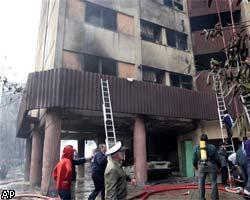 В Тегеране самолет протаранил жилой небоскреб: больше 100 жертв