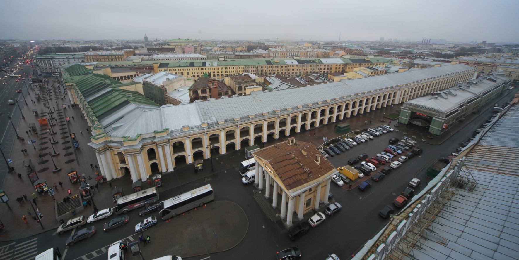 Власти готовят новое будущее для знаменитой улицы в центре Петербурга — РБК