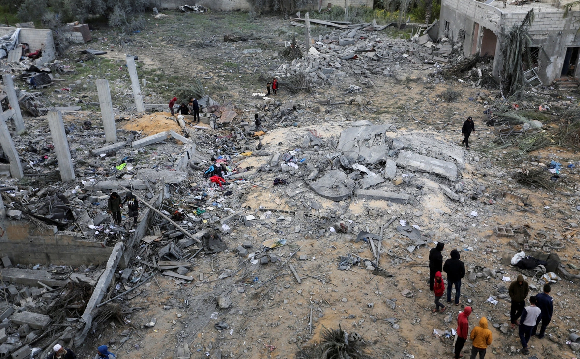 Hatem Khaled / Reuters