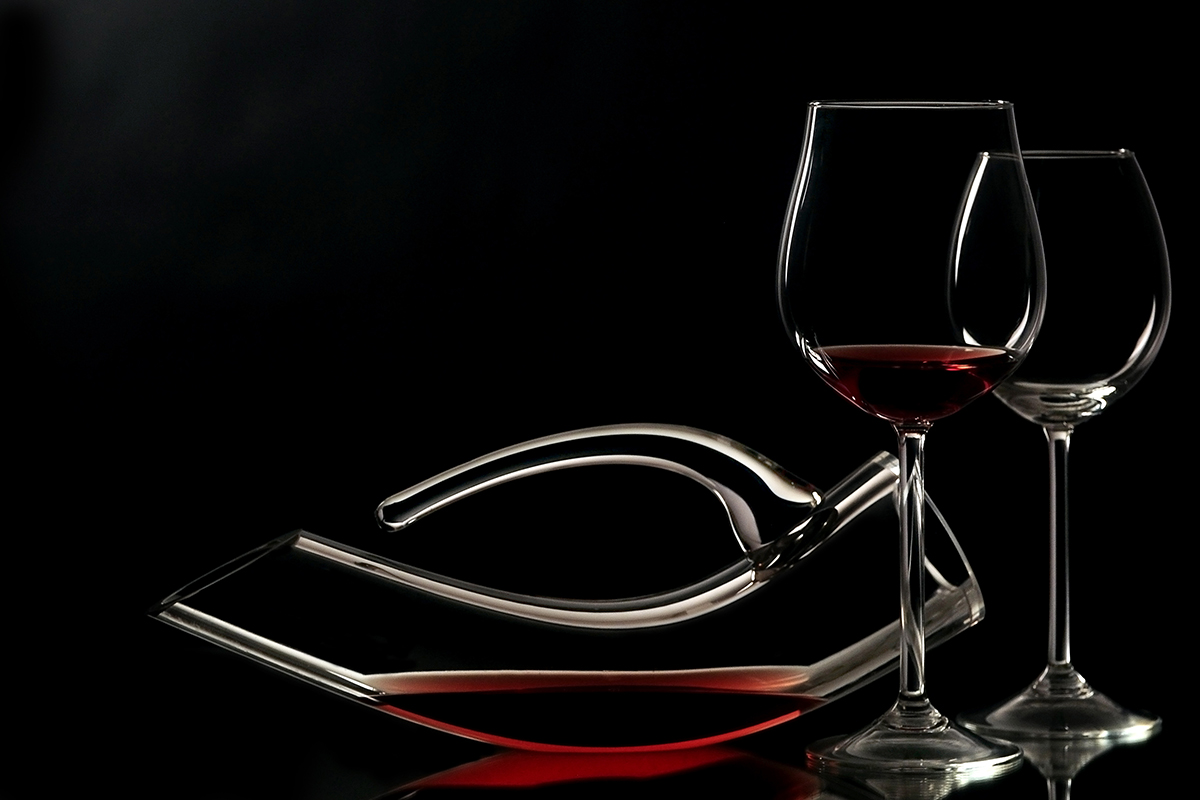 Сомелье приходится не только накапливать знания о вине и винной культуре, но и в ежедневном режиме тренировать стрессоустойчивость