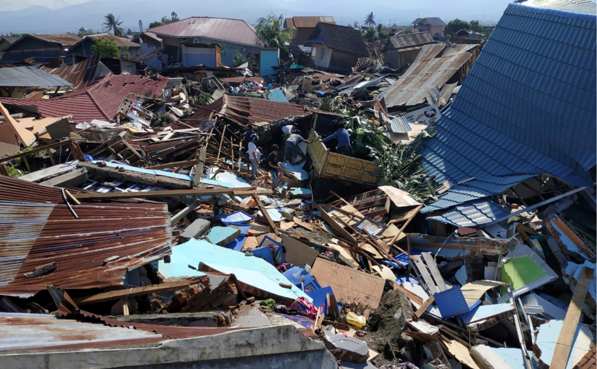 Разрушенные землетрясением дома в городе Палу, Индонезия
