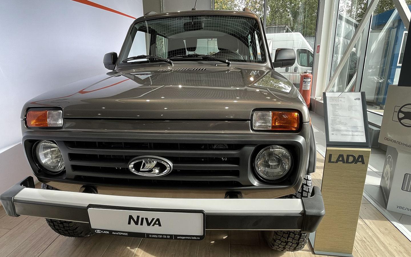Покупка антикризисной Lada Niva стала не самой легкой задачей в Москве