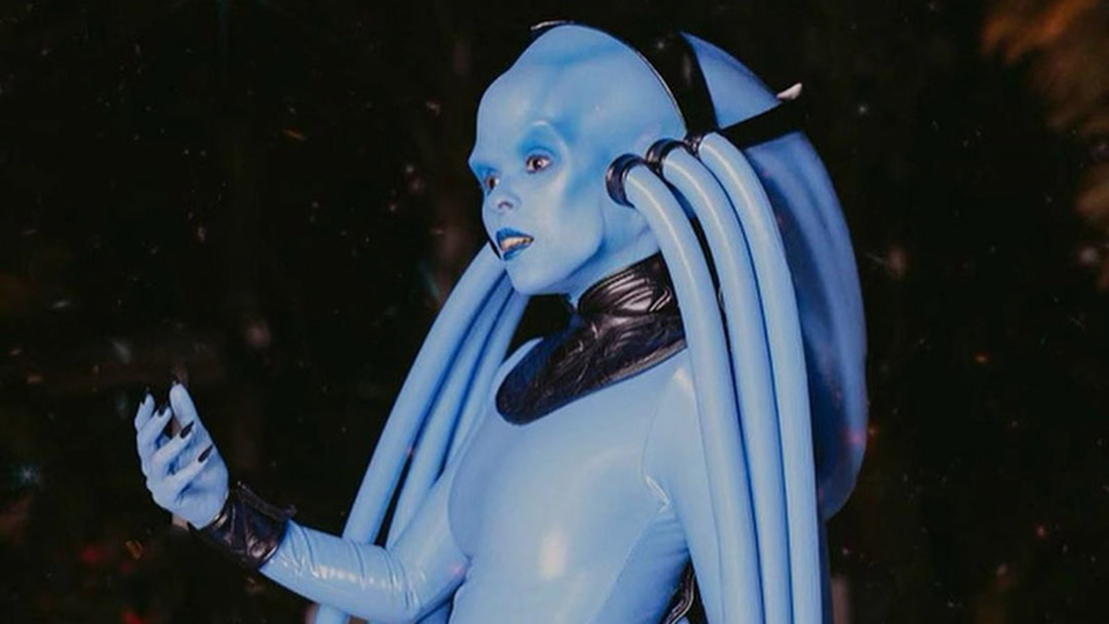 Певица Жанель Монэ в образе инопланетного персонажа из &laquo;Пятого элемента&raquo; &mdash; Дивы Плавалагуны