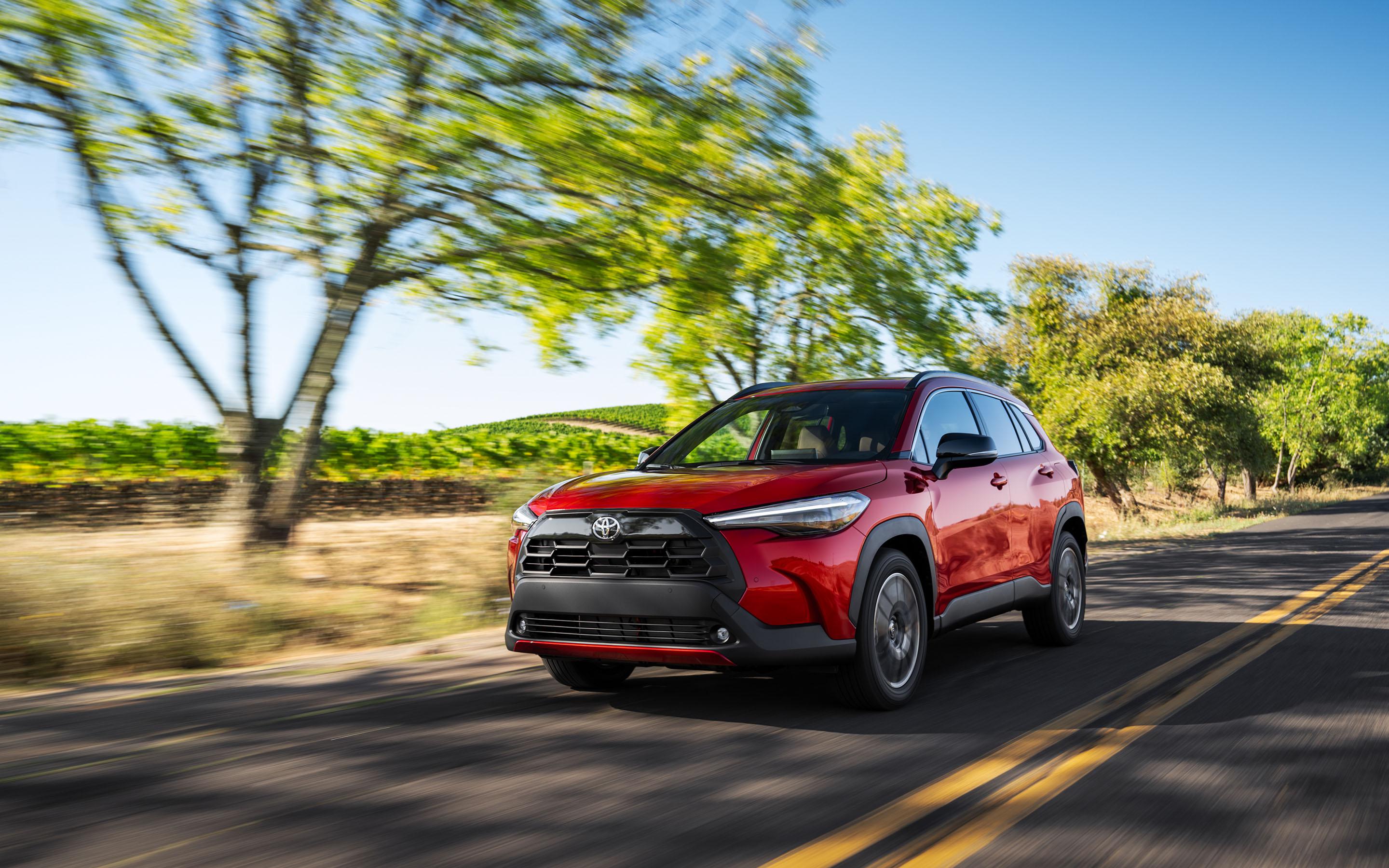 «Отдадим дешевле «китайцев». Самые доступные кроссоверы Toyota, Kia и VW