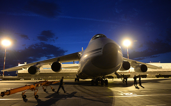 Военно-транспортный самолет Ан-124. Архивное фото
