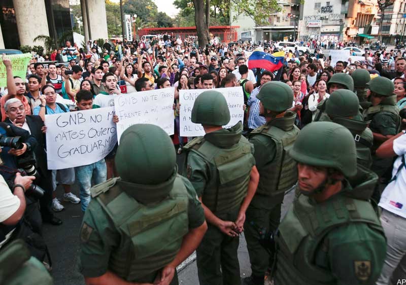 Венесуэльский конфликт: в Каракас введены войска