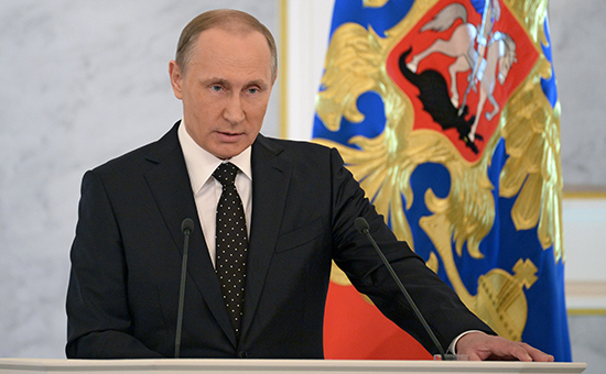 Президент России Владимир Путин во&nbsp;время оглашения ежегодного Послания Федеральному собранию. 3 декабря 2015 года
