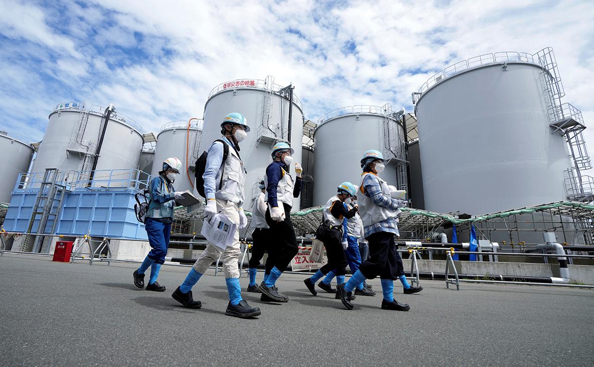Резервуары являющиеся частью объекта по сбросу очищенной радиоактивной воды в море с АЭС Фукусима