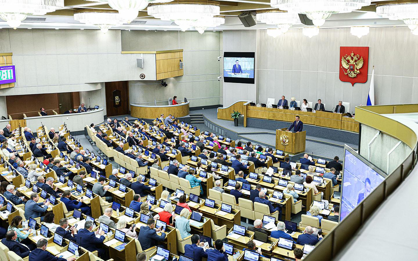 Госдума в первом чтении одобрила повышение пошлин для автовладельцев