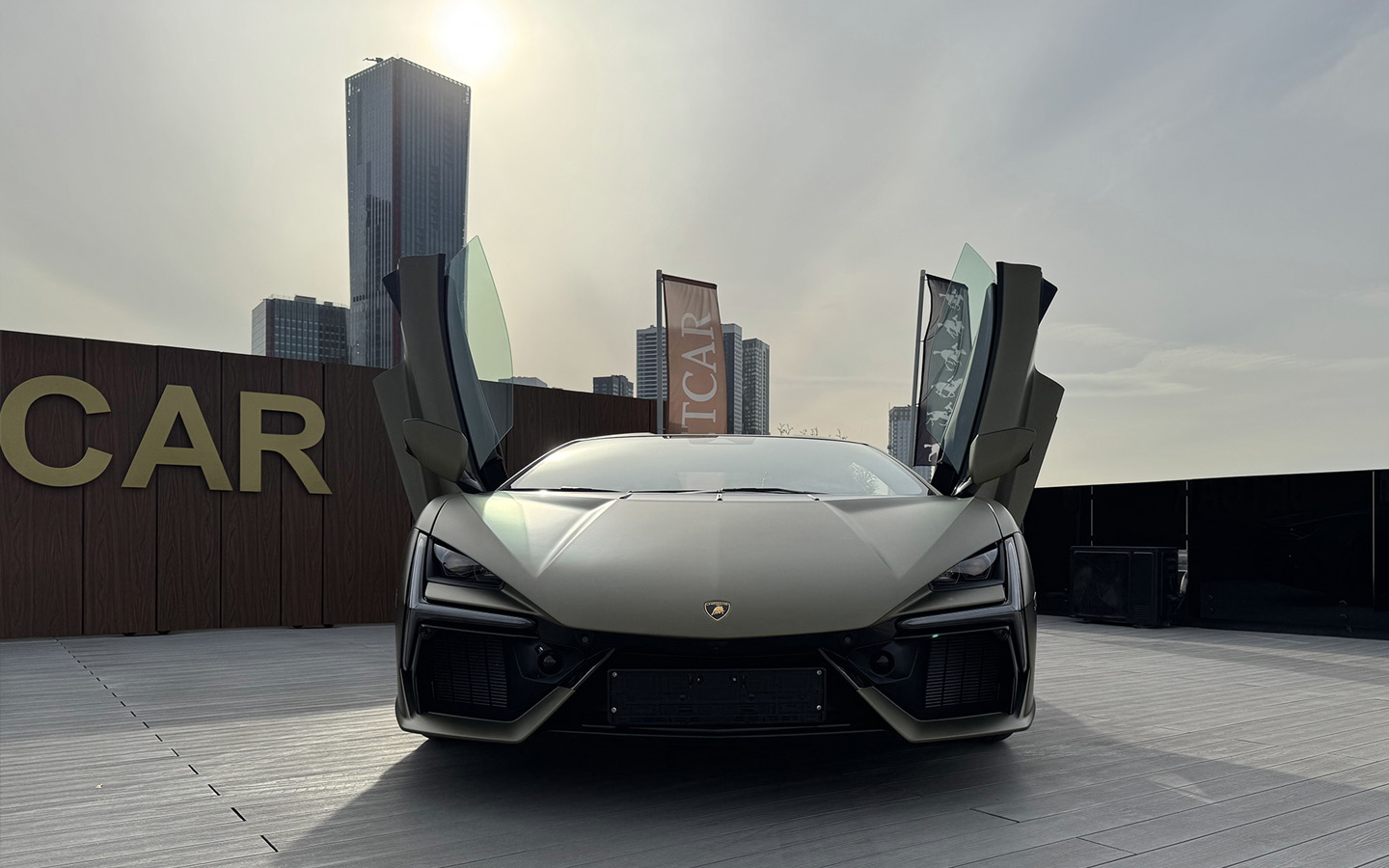 Lamborghini Revuelto