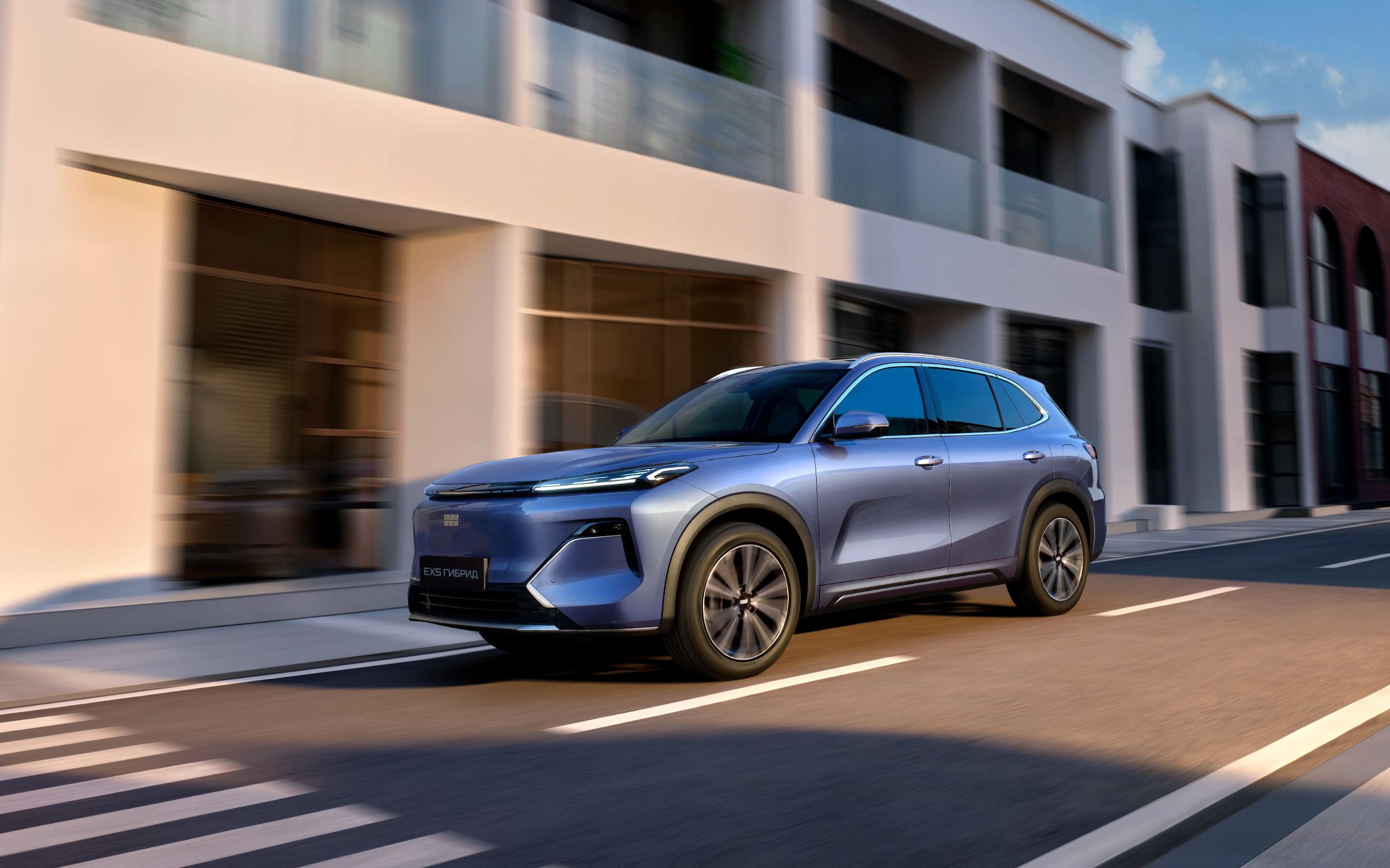 Geely назвал цены на кроссовер EX5 EM-R. Это самый дешевый гибрид марки