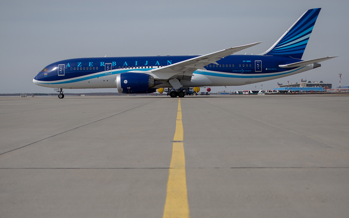 Азербайджанские авиакомпании приостановят полеты в Россию