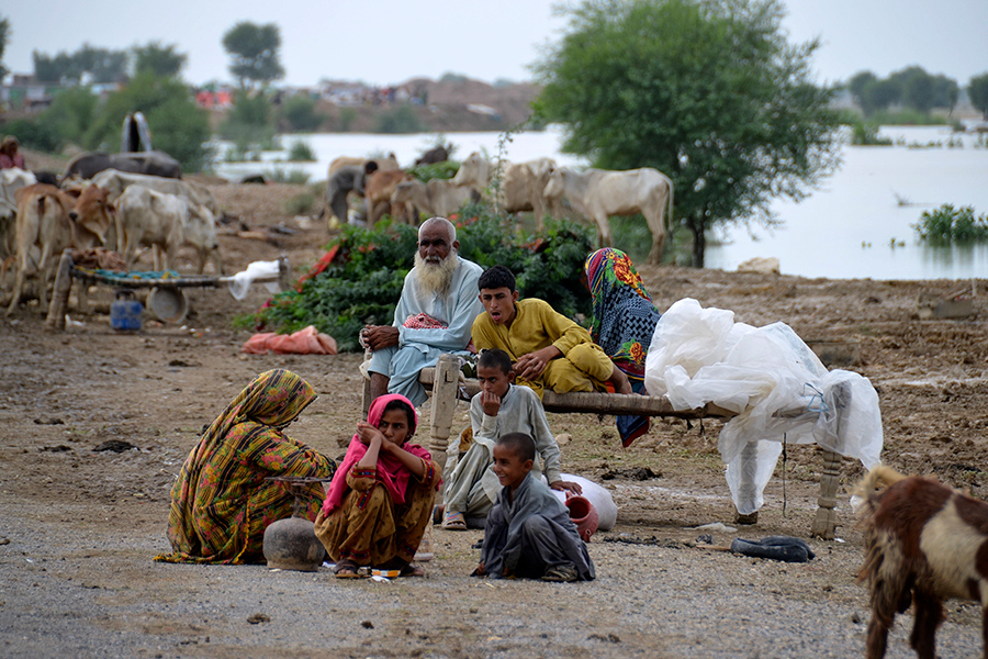 На фото: Белуджистан, 22 августа 2022 года

На пресс-конференции 25 августа Рехман назвала наводнения &laquo;гуманитарной катастрофой эпических масштабов&raquo;, в результате которой тысячи людей остались без еды и крова