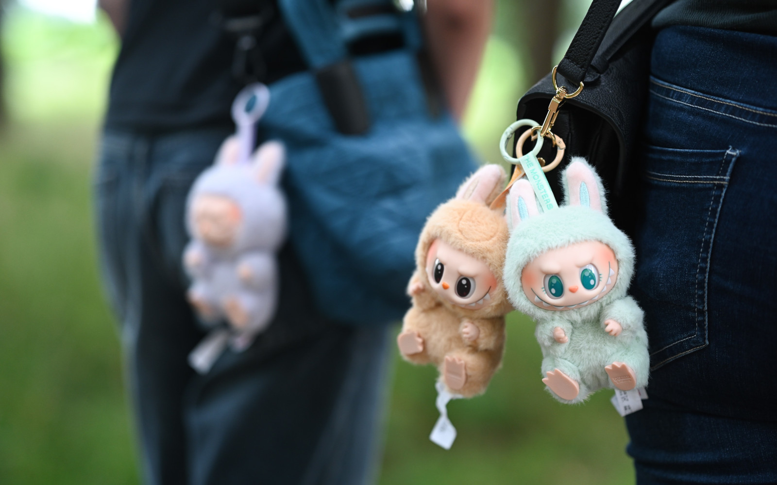 Зубастые монстры Labubu помогли китайскому производителю игрушек Pop Mart за полгода увеличить выручку&nbsp;почти до $2 млрд&nbsp;