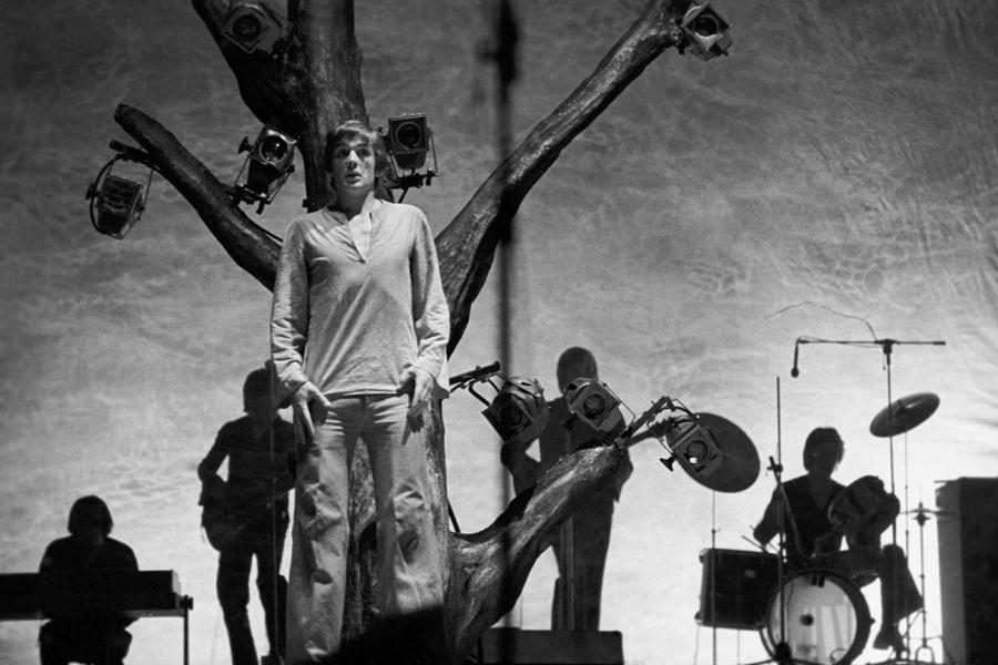 Александр Абдулов в спектакле «Звезда и смерть Хоакина Мурьеты», 1978 год