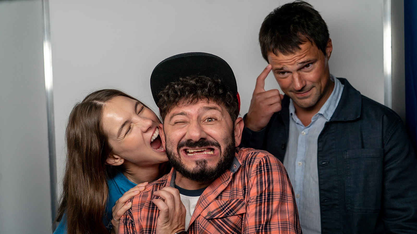 Фото со съемок фильма «Уволить Жору»