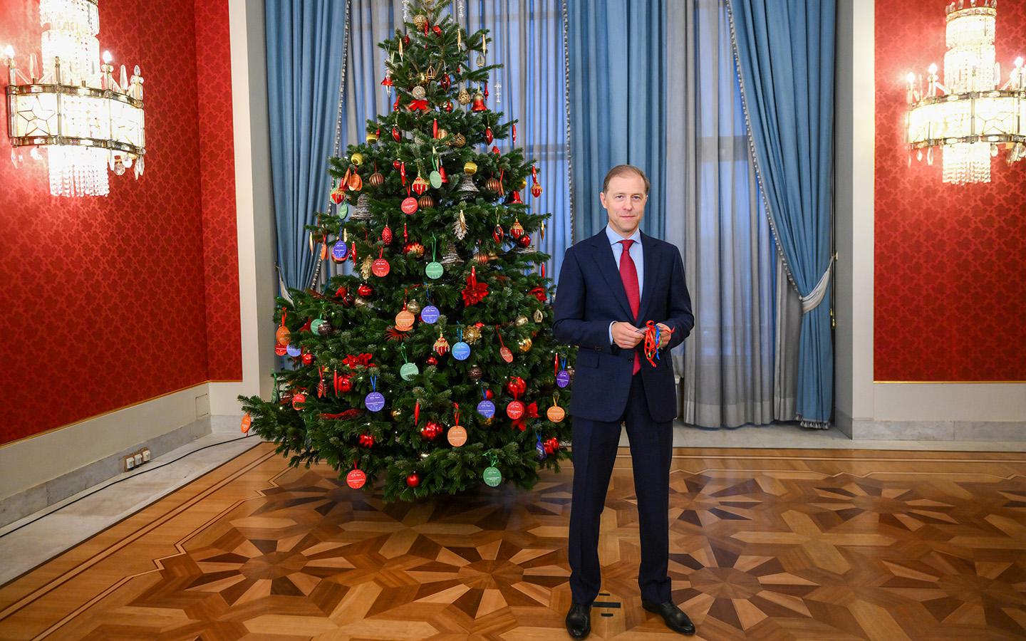 Мантуров пообещал за полгода перезапустить все иностранные автозаводы