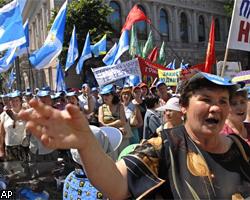 В Киеве идет многотысячный митинг в поддержку В.Януковича