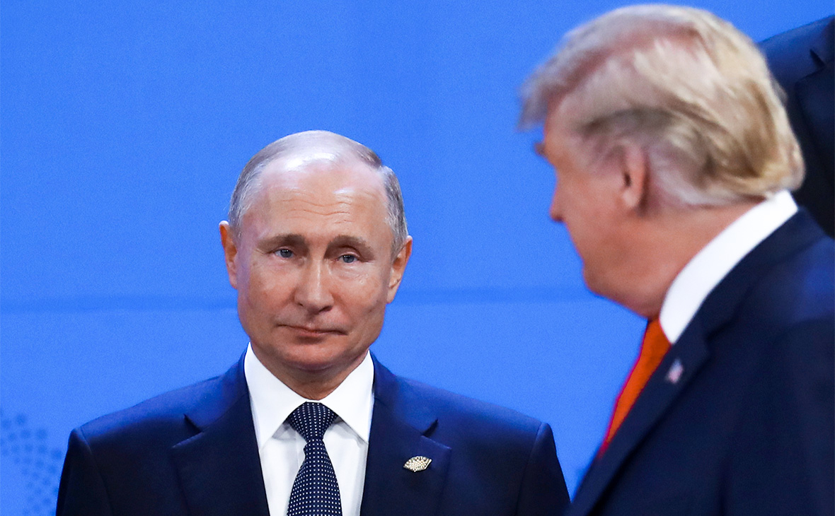 Владимир Путин и Дональд Трамп (справа)