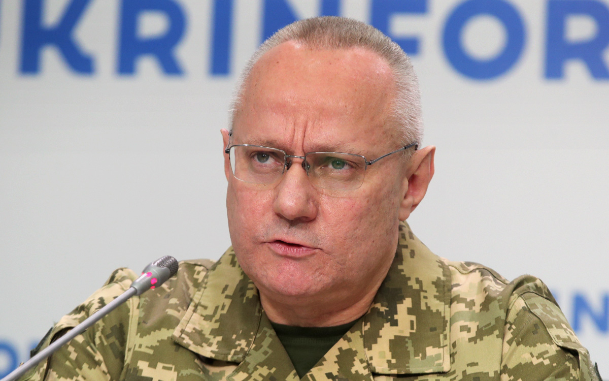 Главком ВС Украины попросил не сеять панику из-за российских войск